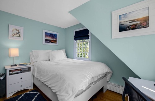 Magnolia House | Magnolia Retreat: Ocean View, Fireplace, Musicians Paradise, Cappuccino Station