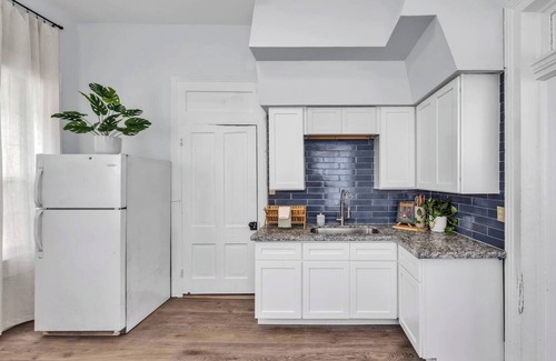Galveston Apartment | Magnolia - Walk to Strand, Cruises, UTMB, and Seawall!