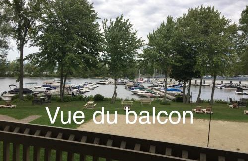 Magog Apartment | Magog Waterfront Studio 106