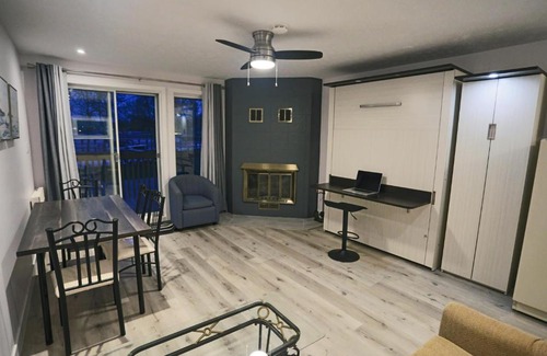 Magog Apartment | Magog Waterfront Studio 106