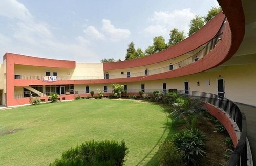 Faridabad Hotel | Magpie Tourist Resort