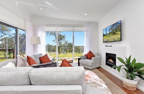 North Rothbury House | Magpie Two - Two for Joy Estate. 3 bedroom sleeping 6
