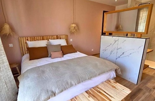 Bonifacio Hotel | Mahana House