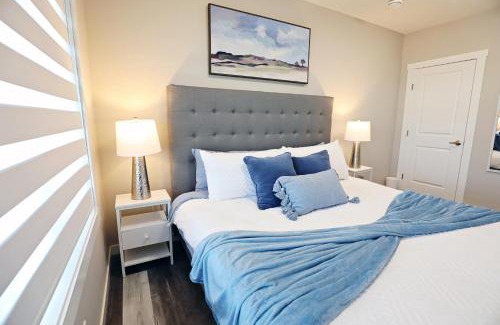 Southeast Calgary House | Mahogany Lakefront 2BR Walkout Trails And Privacy