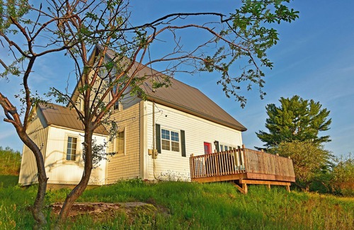 Mahone Bay House | Mahone Bay Nature Escape/Private/Full kitchen/400 meters to the water
