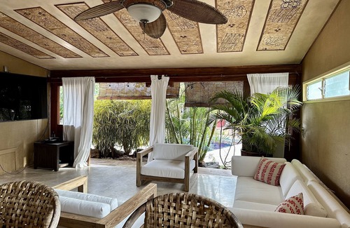 Eastern Honolulu House | Maile Hale