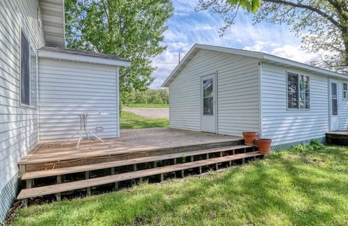 Detroit Lakes Cabin | Main Cabin and Bunk Cabin on Pelican Lake