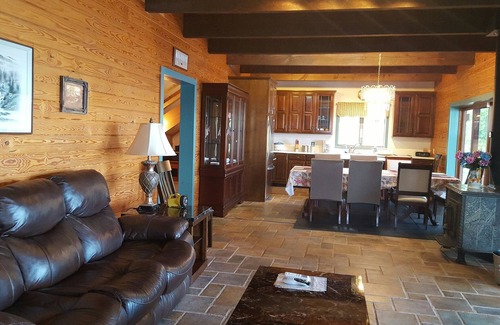 Langston House | Main Channel Lake Guntersville waterfront home with beautiful view & deep water.
