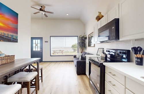 Barrett House | Main home with guest house & private pool