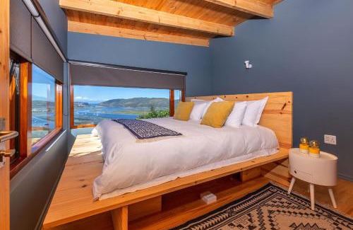 Paradise Apartment | Main House - Maison Mahogany - 100sqm design with lagoon view and jacuzzi