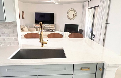 Mount Pleasant Condo | Main level 2 bedroom condo on Shem Creek in the heart of Mt. Pleasant