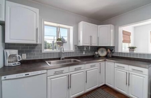 Bemus Point House | Main St Bemus-HOT TUB-1 Block from Lake