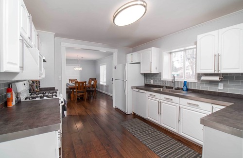 Bemus Point House | Main St Bemus-HOT TUB-1 Block from Lake