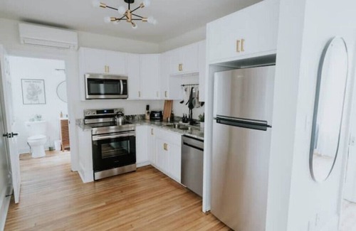 Chambersburg Apartment | Main St Modern Suite Free laundry, Near hospital