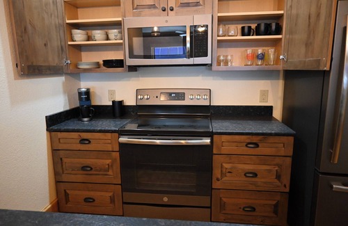 Waynesville Apartment | Main Street Retreats 106 - 2 BR Downtown Apt. 106