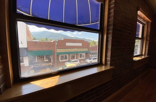 Waynesville Apartment | Main Street Retreats 106 - 2 BR Downtown Apt. 106