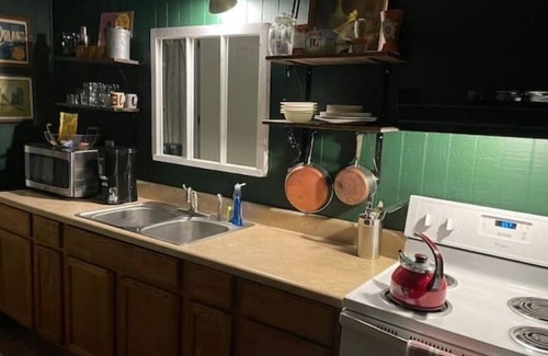 Collinwood Apartment | Main Street Suite in Collinwood
