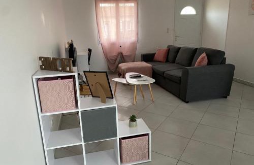 Jaunay-Marigny Apartment | Maison à 10 minutes du Futuroscope