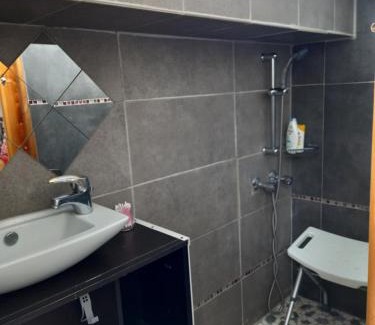 Chateauneuf-Villevieille House | Maison à contes