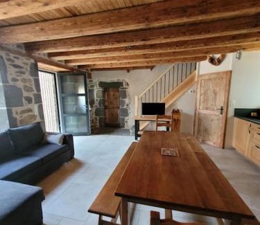 Alleuze House | Maison à la campagne 4 à 9 personnes