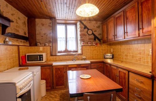 Saint-Front-la-Riviere House | Maison à la campagne avec 2 chambres, Wifi, parking, animaux acceptés - FR-1-616-117