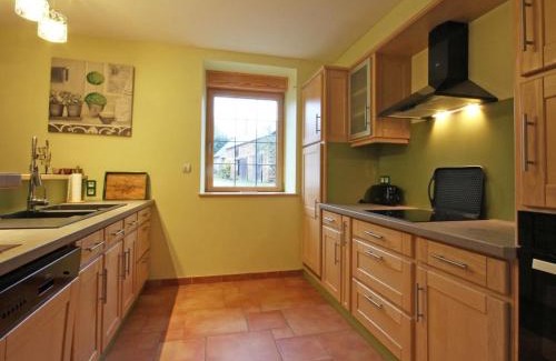 La Baroche-sous-Luce House | Maison écologique du XVe siècle avec jardin clos et WIFI à La Baroche - FR-1-497-7