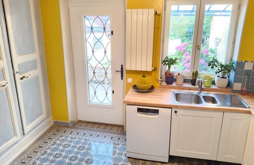 Villiers-sur-Morin House | Maison 10personnes+1banquette Pour 1 Enfant Jardin 300m2 et Barbecue Avec Bois