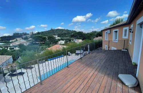 Aramon House | Maison 2 Étages - Piscine