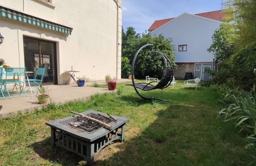 Le Parc Saint-Maur House | Maison 300m2 Avec Home Cinéma à 20 Minutes de Paris et Disneyland
