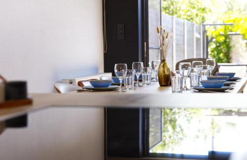 Nieuwpoort Apartment | Maison 4 chambres entièrement rénovée, literie, terrasse & parking gratuit à Nieuwpoort-Stad by La Conciergerie