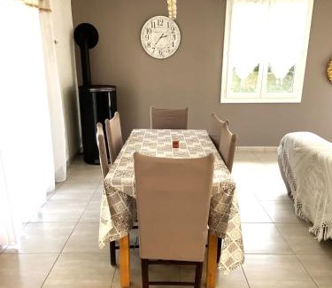 Allez-et-Cazeneuve House | Maison ambiance COSY - Détente - Clim - 3 chambres