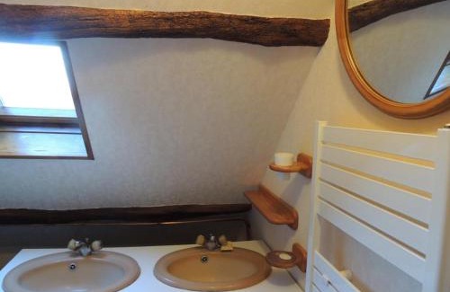 Champsecret House | Maison ancienne avec jardin clos, animaux acceptés, près de la forêt - FR-1-497-15