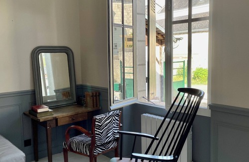 Chinon House | Maison Ancienne - Jardin Clos Paisible- 2,5 Chambres