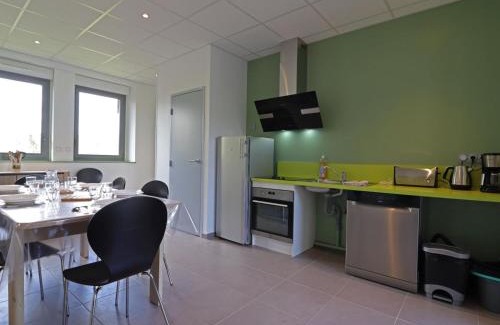 Lonlay-l'Abbaye Apartment | Maison ancienne plain-pied, adapté PMR pour 16 pers. à Lonlay-l'Abbaye - FR-1-497-234