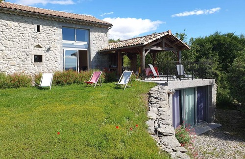 Labeaume House | Maison Ardéchoise Avec Bain Nordique au Milieu de la Nature