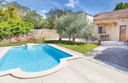 Malemort-du-Comtat House | Maison Atypique en Provence Avec Piscine Privée