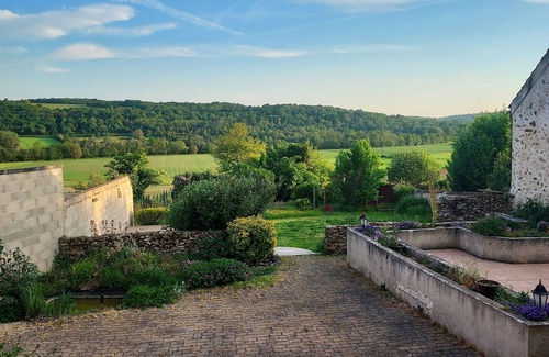 Saulchery House | Maison Atypique au Milieu des Vignes