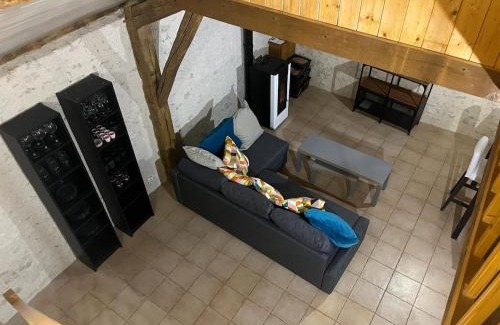 Neuvy-le-Roi House | Maison atypique dans une tour