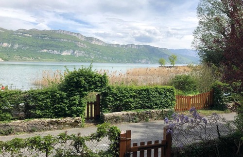 Conjux House | Maison au Bord du Lac
