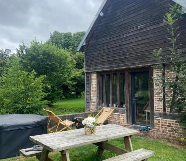 Bacqueville-en-Caux House | Maison au bord de riviere , proche de la mer- spa semi rigide plein air en option