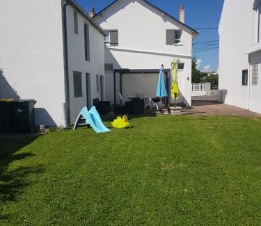 Le Croisic House | Maison au calme, proche centre et mer, jardin clos