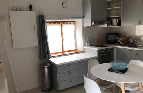 Jouy-le-Potier Ski Chalet | Maison au milieu des bois et des animaux