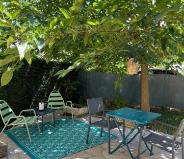 Solutre-Pouilly House | Maison au pied de la Roche