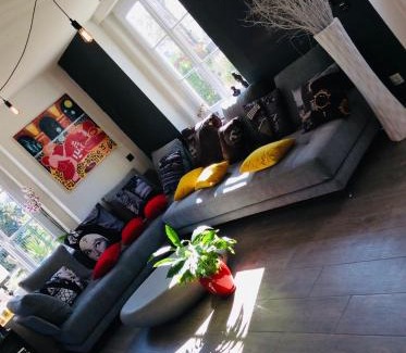 Meyzieu House | Maison Auguste
