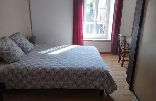 Saint-Amand-sur-Sevre House | Maison avec jardin