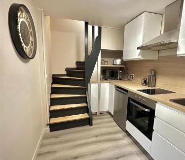 Dammartin-en-Goele Apartment | Maison avec jacuzzi proche aéroport CDG et Astérix