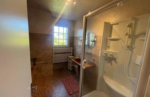 Roz-Landrieux House | Maison avec jardin clos