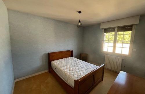 Roz-Landrieux House | Maison avec jardin clos