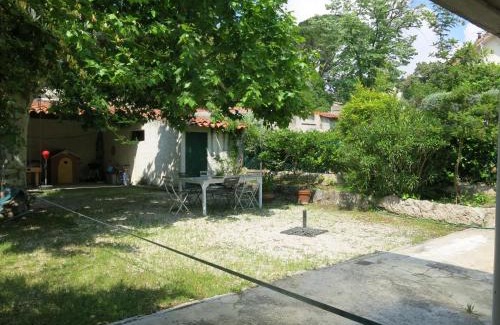 Montolivet Villa | Maison avec jardin sur une colline