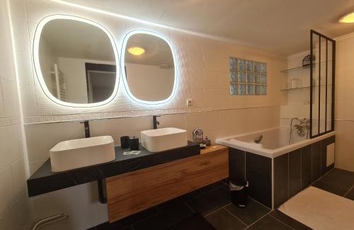 Rouvres-les-Bois House | Maison avec piscine privative et jacuzzi à Rouvres-les-Bois - FR-1-591-722